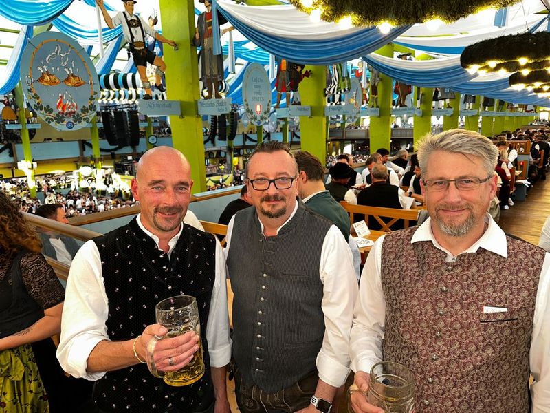 (v. l.) Patrick Schmidt (RSA) mit Peter Hillebrand (Arrow) und Holger Strickling (Cancom). (Bild: Vogel IT-Medien GmbH)