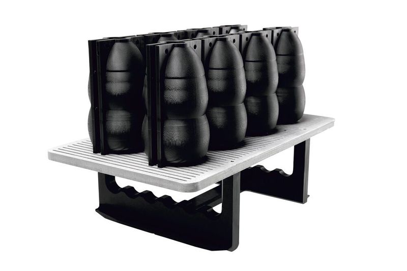 The 3D printed bottle mold consists of the new xPEEK147-Black material. (Henkel)
