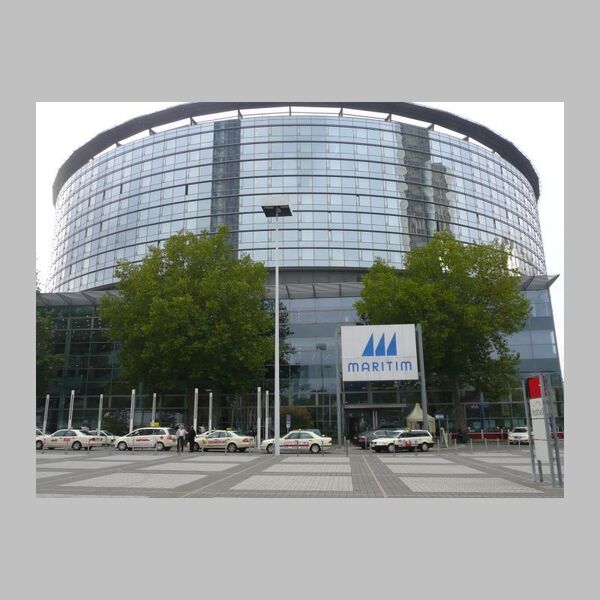 Das rundgebaute Kongreßzentrum an der Frankfurter Messe. Ein paar Kilometer am Tag mussten eifrige Delegierte schon zurücklegen. (Archiv: Vogel Business Media)