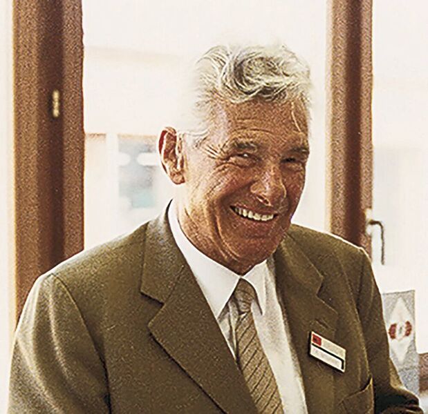 1962: Rudolph Neidecker, Erfinder der Multilam-Kontaktlamellentechnologie, gründet die Multi-Contact AG.  (Stäubli )