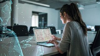 Die Mensch-Maschine-Zusammenarbeit erhält eine neue Qualität. Denn die Automatisierungsaufgabe wird in natürlicher Sprache formuliert, die KI übernimmt deren Umsetzung direkt im Projekt. Dadurch können Anwender Codesys-Projekte schneller umsetzen. (Bild: Codesys)