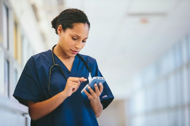 76 Prozent der befragten Kliniken wollen bis 2022 mehr Geld in die klinische Mobilität investieren (Zebra Technologies)