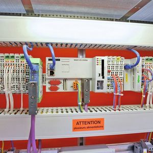 Auch das Hart-Signal wird über Profibus DP übertragen, in diesem Fall dient der Wago-I/O-IPC als Hart-Gateway zwischen Profibus DP und Ethernet. 