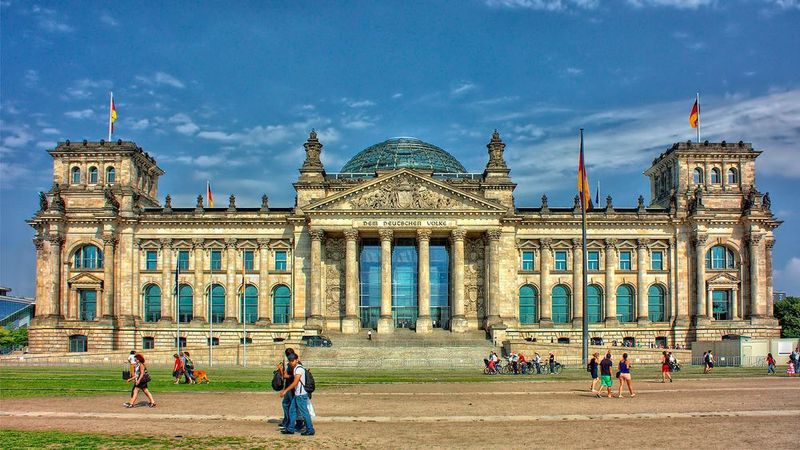 Der zweitägige Exkurs in die Welt eines mittelständischen Maschinenbauunternehmens soll den Abgeordneten helfen, unternehmerische Strategien in unterschiedlichen Bereichen besser bewerten zu können. (gemeinfrei, pixabay.com)