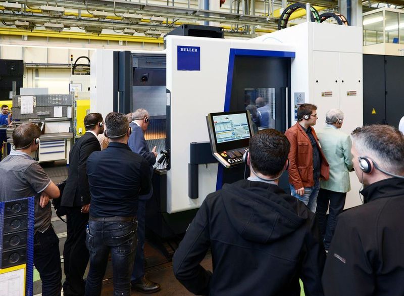 Auf den Heller Werktagen konnten die Besucher an Werksführungen teilnehmen und die Fertigung und Montage der Heller Maschinen besichtigen.  (Heller)