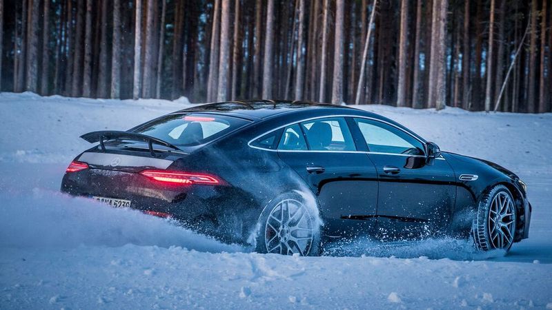 Das Programm umfasst auch Winter- und Ganzjahresreifen für hochmotorisierte Fahrzeuge. (Marcel Köppe)