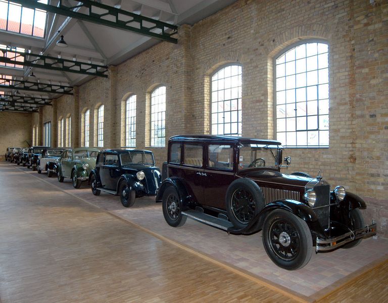 Das Mercedes-Benz-Museum bietet einen Überblick über die Automobilgeschichte von den Anfängen bis heute. (Daimler)