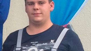 Niels Buggel gewann beim praktischen Leistungswettbewerb des Kfz-Gewerbes Sachsen.  (Kfz-Gewerbe Sachsen)