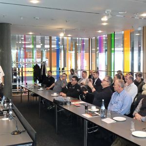 Experteninformationen zum Thema historische Wohnmobile und deren Umbauten vermittelte auf der Fachtagung des Kfz-Landesverbands Baden-Württermberg Carsten Bräuer von der Dekra.(Bild:  Zietz – »kfz-betrieb«)