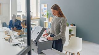 Das Drucken ist heute nur noch ein Teil eines komplexen Dokumentenmanagements. Diese Transformation adressieren Hersteller und Partner mit entsprechenden Lösungsangeboten.  (Bild: © pressmaster - stock.adobe.com)
