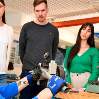 Für die Veranstaltung „Backstage bei SKF“ am 15. Juli in Mühlheim an der Donau sind nur noch wenige Teilnehmerplätze verfügbar.  (Bild: Qualität ist Mehrwert)