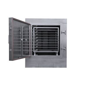 Extractable shelves version guarantees total accessibility to all the internal surfaces exposed to the process.