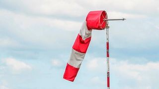 Abgeknickt ist dieser Windsack. Und am Abknicken ist auch der Arbeitsmarkt, wie Experten jetzt feststellen müssen ... (Bild: Windbeuteleck)
