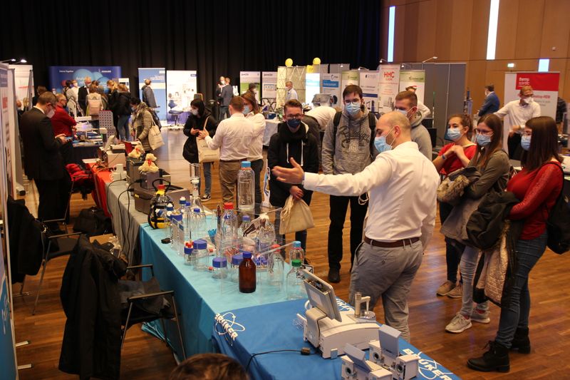 Am Messetag kamen insgesamt 390 Besucher, um sich über Labor- und Analysetechnik zu informieren.  Weitere Infos zu den kommenden LAB-SUPPLY-Messen finden Sie auf www.lab-supply.info.  (LABORPRAXIS, C. Lüttmann)