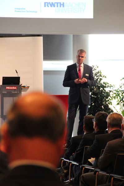Die RWTH Aachen nahm in Gestalt von Prof. Dr.-Ing. Christian Brecher am Innovationsdialog teil. Ihm ging es um Forschung für den Mittelstand und die Anforderungen an die Produktionstechnik in Hochlohnländern. (Bild: Horn)