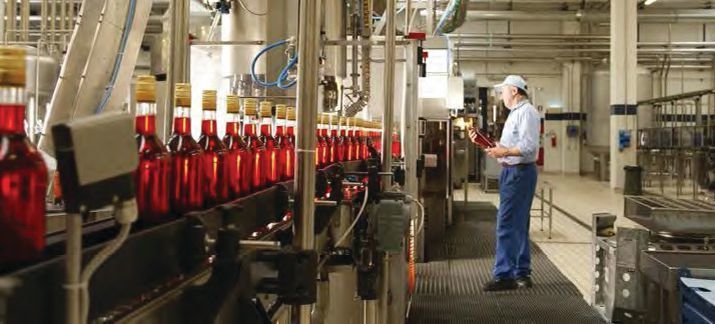 
Damit die Produktinformationen allen verantwortlichen Mitarbeitern zur Verfügung stehen, werden sie gesammelt und auf einer global zugänglichen Datenplattform bereitgestellt. (Siemens)