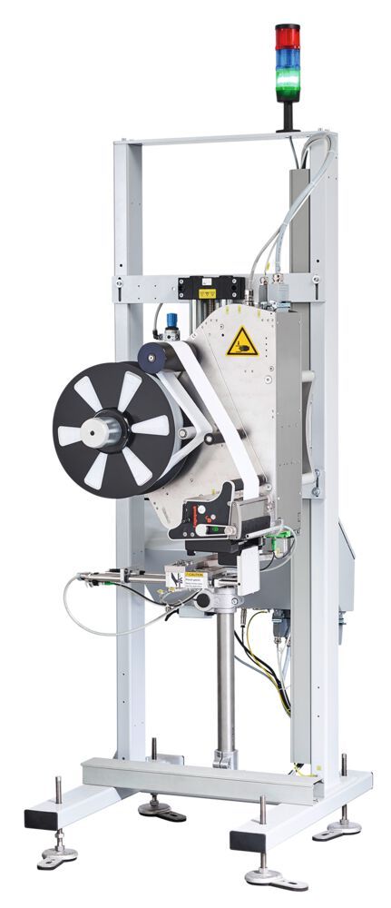 Das neue, vollautomatische Etikettiersystem Logomatic 410 Linerless von Logopak ermöglicht es, Sekundär- und Versandverpackungen abfallfrei, flexibel und kostengünstig zu kennzeichnen.(Bild:  Logopak)