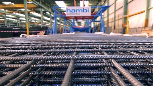 Handling reinforcement steel mats is a demanding task for automation technology.(Image: hambi mechanical engineering)
