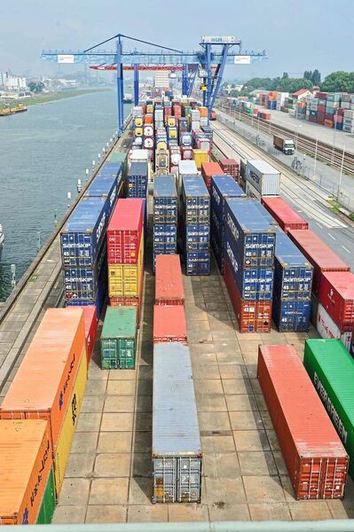 Sind alle Container gefüllt, ergibt das umgerechnet über 164.000 t Fracht. (Konecranes / TAUBE Photoproduction)