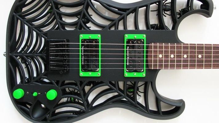 Und auch diese Gitarre hat Olaf Diegel mit dem 3D-Drucker hergestellt. Anders wäre ein solcher Korpus kaum zu realisieren. (Bild: Olaf Diegel)