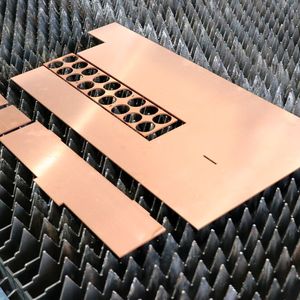 Stiegeler Metallbau schneidet mit der Trulaser 3040 fiber Messing, Kupfer, Aluminium, aber auch Edelstahl und Stahlblech präzise. Meist rangiert die Blechdicke zwischen einem und sechs Millimeter, doch die Anlage kann bis zu 25 Millimeter bearbeiten.(Bild:  Trumpf)