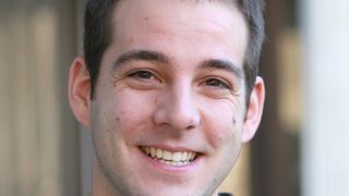 Dr. Dominik Pistorius wurde mit dem Doktorandenpreis für Naturstoffforschung ausgezeichnet.  (Bild: Universität des Saarlandes)