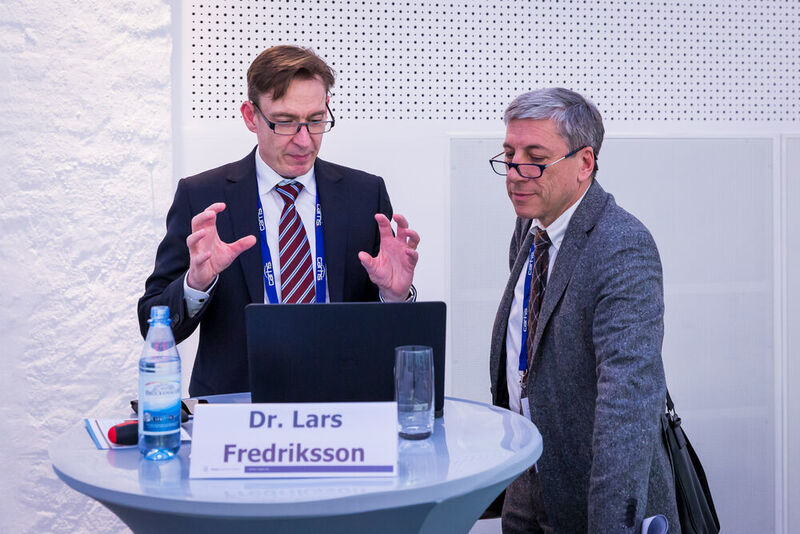 Experten unter sich: Dr. Lars Fredriksson, Business Vice President Simulation Driven Innovation bei Altair, und Jean-Marc Ségaud (rechts), Leiter Technologieentwicklung der BMW AG.  (Stefan Bausewein)