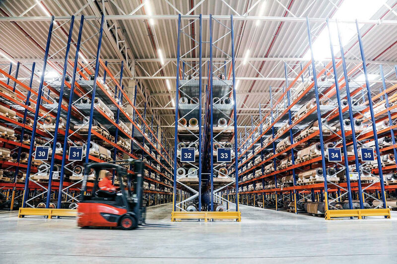 DB Schenker hat im GVZ Augsburg eine neue Logistikanlage mit 18.500 m² Fläche in Betrieb genommen. (DB Schenker)