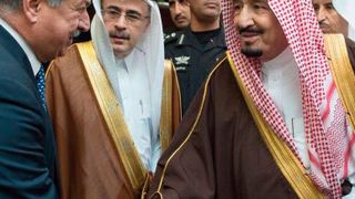 Der König von Saudi Arabien traf den Vorsitzenden von Dow, Liveris, um mit ihm über bestehende und potenzielle Investitionen in seinem Land zu sprechen. (Business Wire)