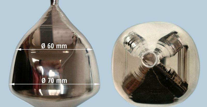 Hochreine Germanium-Einkristalle (Ansicht von der Seite und von oben), gezüchtet am IKZ Hochreine Germanium-Einkristalle (Ansicht von der Seite und von oben), gezüchtet am IKZ