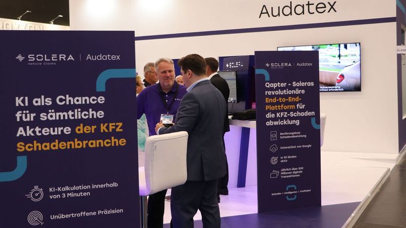 Digitale Daten zum gesamten Schadens- und Abwicklungsprozess verarbeitet und verwaltet die Software von Audatex Solera. Was möglich ist wurde ausführlich im Kundengespräch erklärt. (Bild: Klasing)