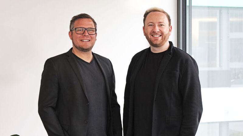 Der neue Head of Growth von Faaren, Niels Reimann (l.), mit CEO Daniel Garnitz(Bild:  Faaren)