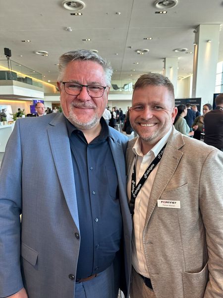 Udo Schillings (l., Infinigate) mit dem charmanten Florian Marten (Fortinet) (Bild: Vogel IT-Medien GmbH)