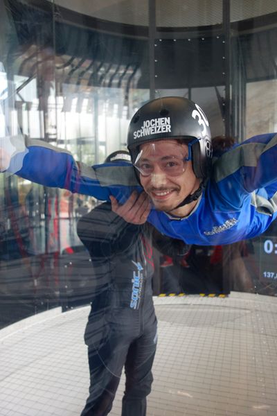 Hoch die Hände -Wochenende!...denkt sich bestimmt Christopher Baier, JACOB Elektronik.  (Bild: IT-BUSINESS)