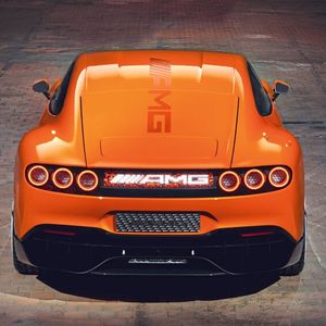 Auf eine Heckscheibe hat man bei diesem Ausblick verzichtet.(Bild:  Mercedes-Benz)