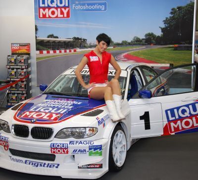 Fotoshooting am Liqui-Moly-Stand. (Archiv: Vogel Business Media)