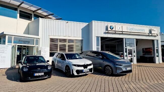 Bei Hofmann Automobile ist die Elektroquote im Neuwagenverkauf innerhalb eines Jahres um 65 Prozent gestiegen.(Bild:  Hofmann Automobile)