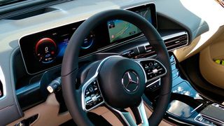 Mercedes hat das Elektro-SUV EQC vorgestellt. Neben dem elektrischen Antrieb steht vor allem die Vernetzung im Mittelpunkt. (Bild: Thomas Günnel)