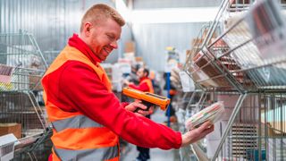 ONK hat sein Angebotsspektrum um Verbrauchsetiketten und Transferbänder erweitert und wächst damit als Komplettanbieter von Etikettenlösungen. (Bild: © Koldo_Studio - stock.adobe.com)
