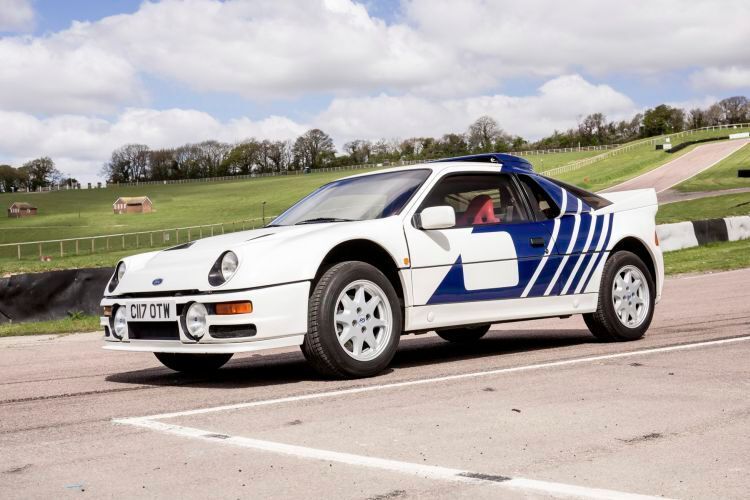 Ausschließlich für die damalige Gruppe B im Rallyesport konzipiert war der RS 200. Von den zu bauenden 200 Einheiten im Zuge der Homologation entstanden aber nur rund 140 Stück. Damit  ist er das am seltensten produzierte RS-Modell. (Ford)