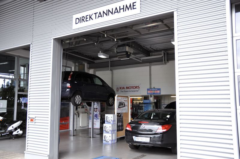 Am markenneutralen Heilbronner Direktannahmeplatz werden neben Opel- auch Kia-Kunden betreut. (Archiv: Vogel Business Media)