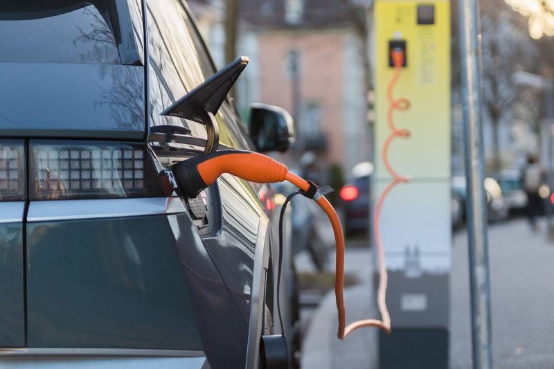 In China, EV drivers predominantly charge at home. The public charging network is now set to be significantly expanded.(Image: Dirk Kunde)