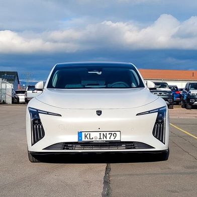 Der Forthing 7 gehört zu den jüngsten Modellen im Portfolio von Indimo Automotive. Die Limousine hat einen Elektroantrieb mit Range Extender. (Bild: Wehner - VCG)