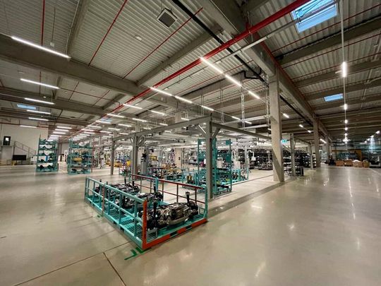 Bis zur fertigen E-Achse sind zwischen 22 und 24 Montageschritte notwendig.(Bild:  ZF Foxconn Chassis Modules)