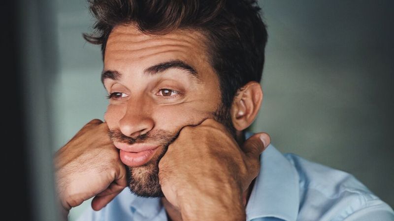 Laut einer Studie hat jeder fünfte Arbeitnehmer innerlich gekündigt. Die gleichgültige Haltung, die daraus erwächst, kann sich negativ auf das ganze Team auswirken.(Bild: ©  peopleimages.com - adobe.stock.com)