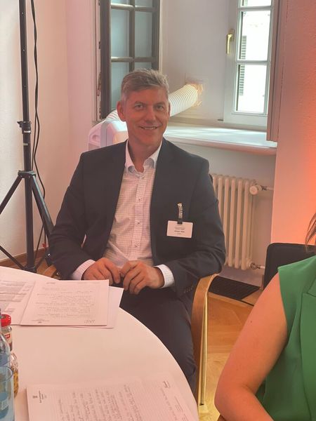 Unter den Teilnehmern ist auch Michael Wilke, Director Strategic Account Manager Public Sector DACH bei Fujitsu (©Vogel IT-Akademie)