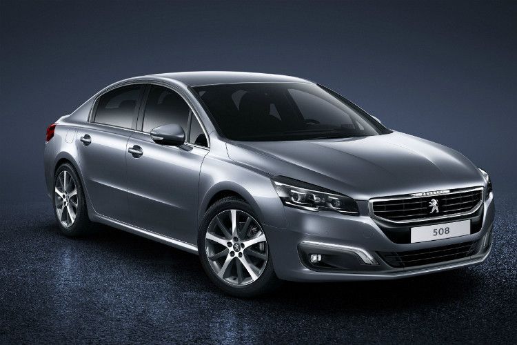 Ein wesentliches Designelement des neuen Peugeot 508 ist sein neuer Kühlergrill. Aufrechtere Position und zentrale Platzierung sollen auch für künftige Modelle charakteristisch sein. (Foto: Peugeot)