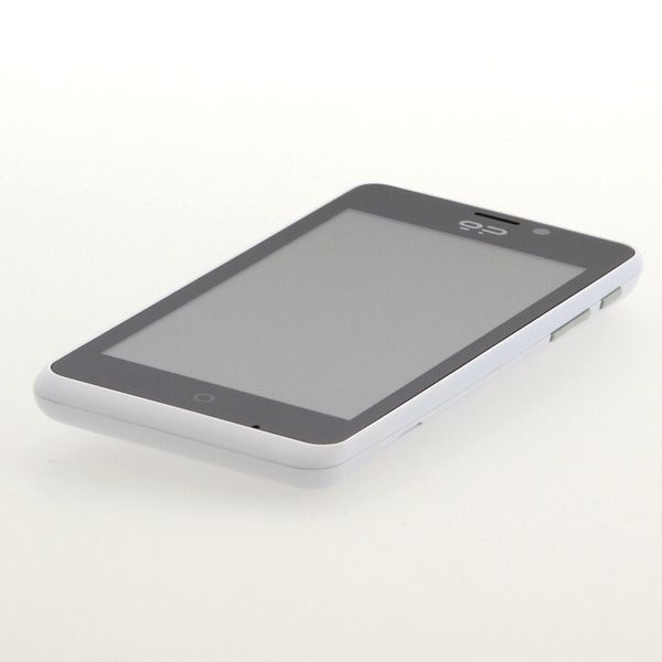 Auf den ersten Blick wirkt das Geeksphone Peak wie ein halbherzig kopiertes iPhone. (Bild: Srocke)