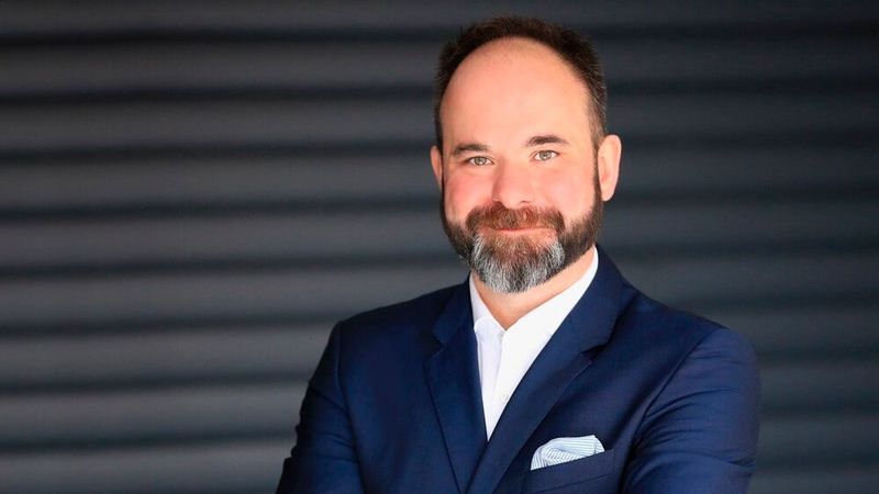 Christian Scharrer, Enterprise Architect und CTO Ambassador bei Dell Technologies, sieht agentische RAG-Systeme als nächsten Entwicklungsschritt unternehmensweiter KI, der digitale Assistenz auf belastbare Daten und klare Governance-Strukturen stützt.(Bild:  Dell)