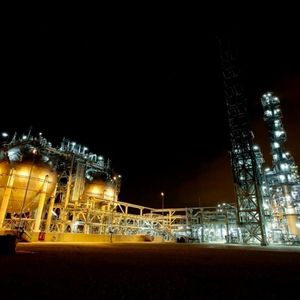 140.000 Tonnen hochreines Ethylenoxid spuckt die neue Reinigungsanlage auf Jurong Island aus.